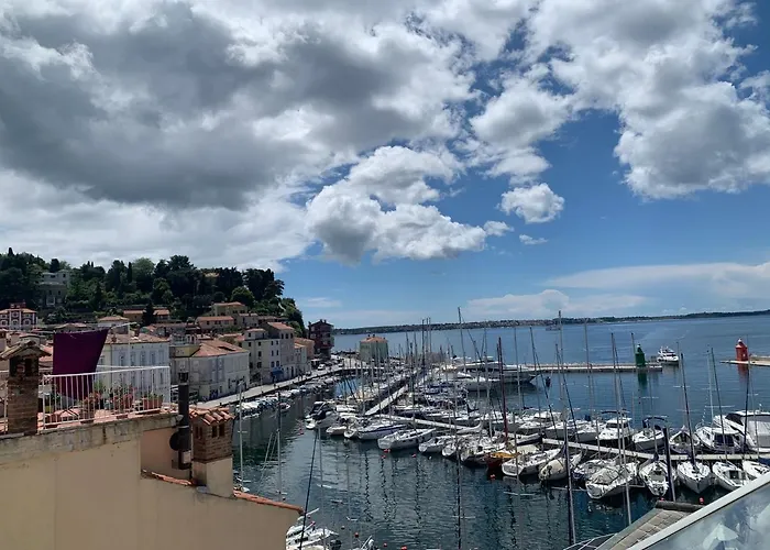 アパート Urban ピラン